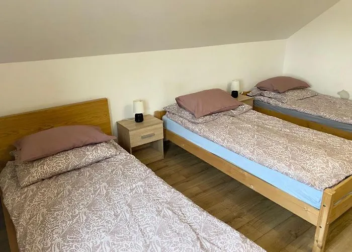 Grojec בית הארחה *